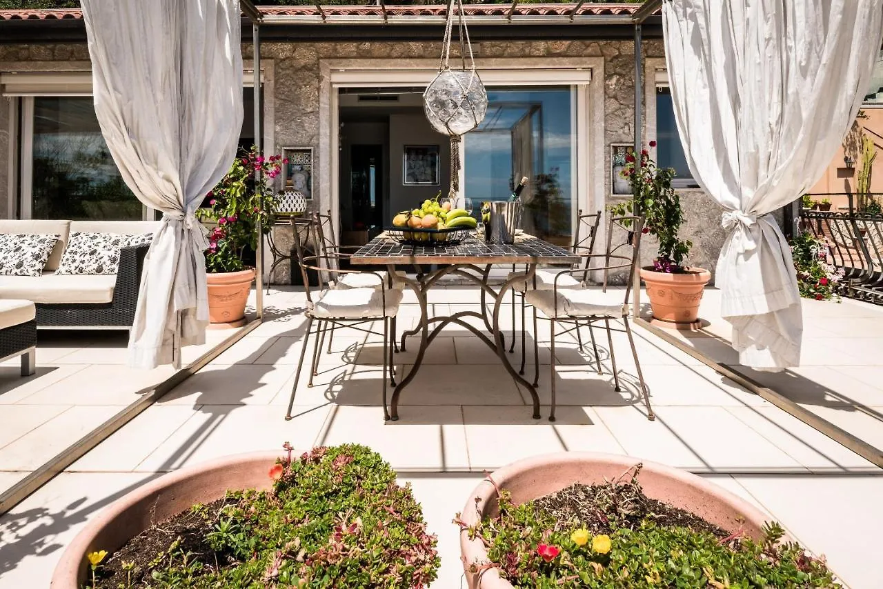 202 Luxury Terrace View Apartment Taormina Italy