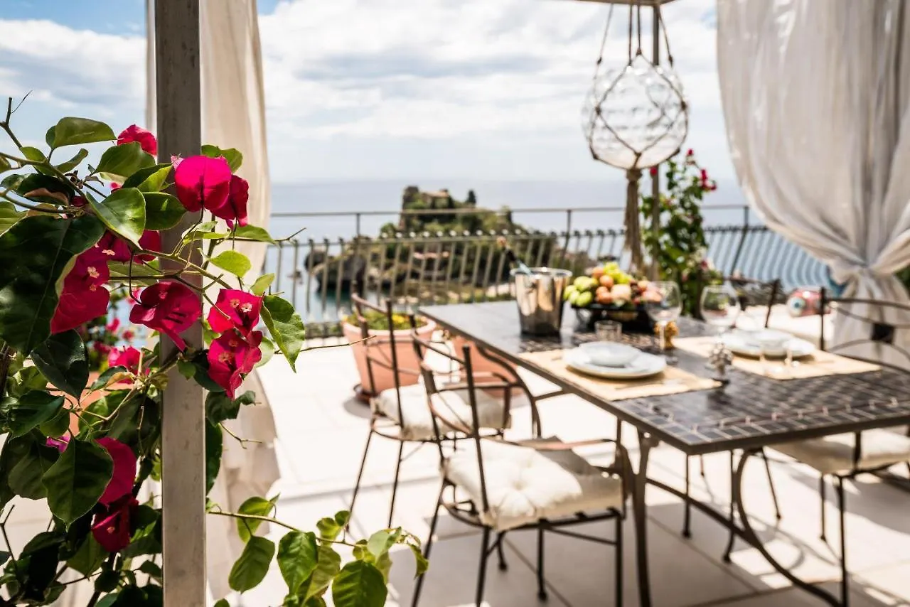 202 Luxury Terrace View Apartment Taormina Italy